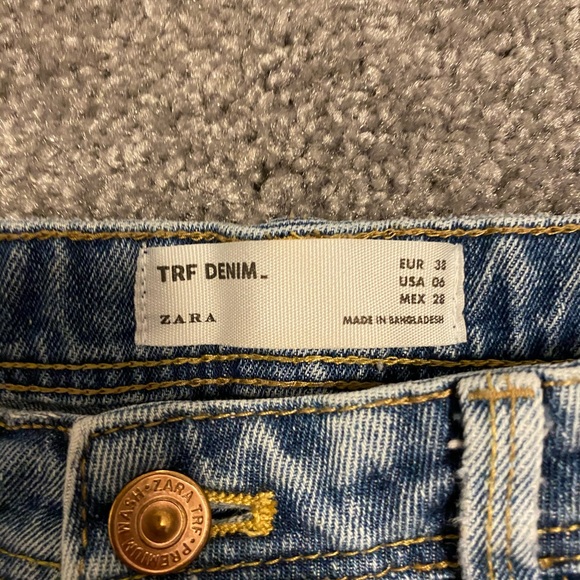 SOLD ZARA High-waisted Jean Shorts - Picture 3 of 3